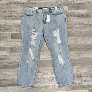 Judy Blue NWT mid rise boyfriend fit jeans distressed light wash size 22W I50